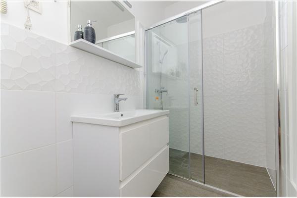 Room S1, for 2 persons