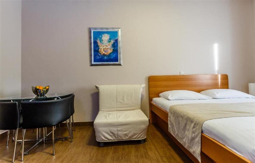 Apartment A2, for 3 persons