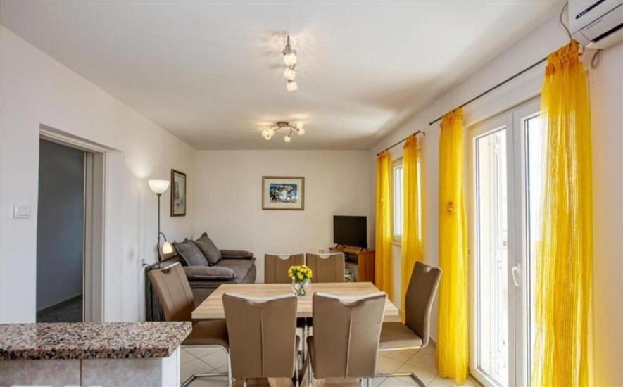 House K1, for 10 persons