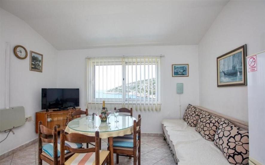 House K1, for 10 persons