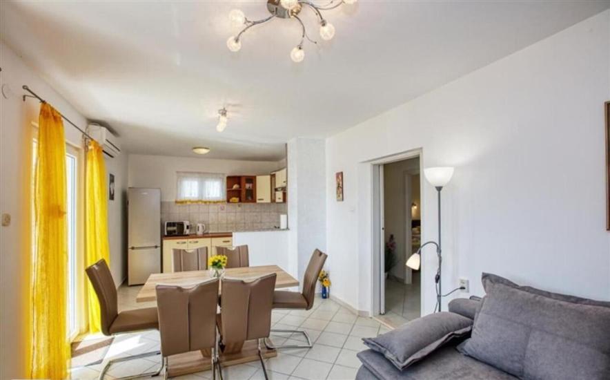 House K1, for 10 persons