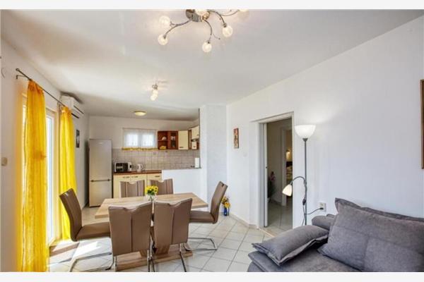 House K1, for 10 persons