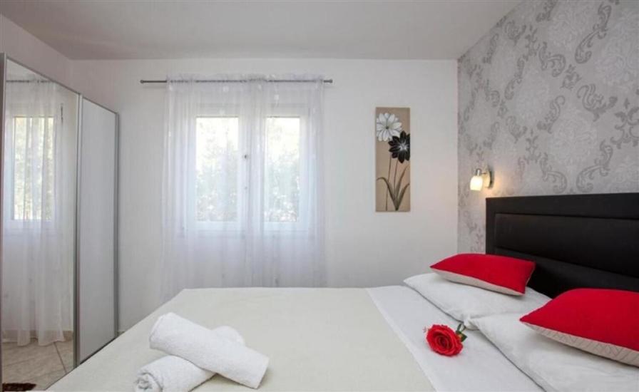 House K1, for 10 persons