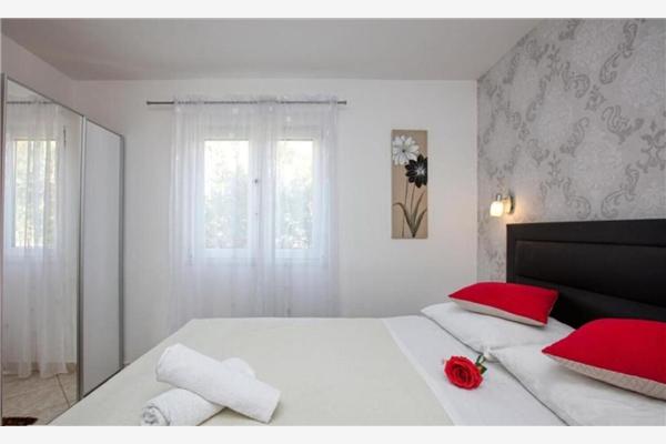 House K1, for 10 persons