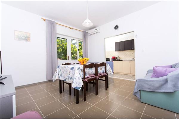 Apartment A1, for 6 persons