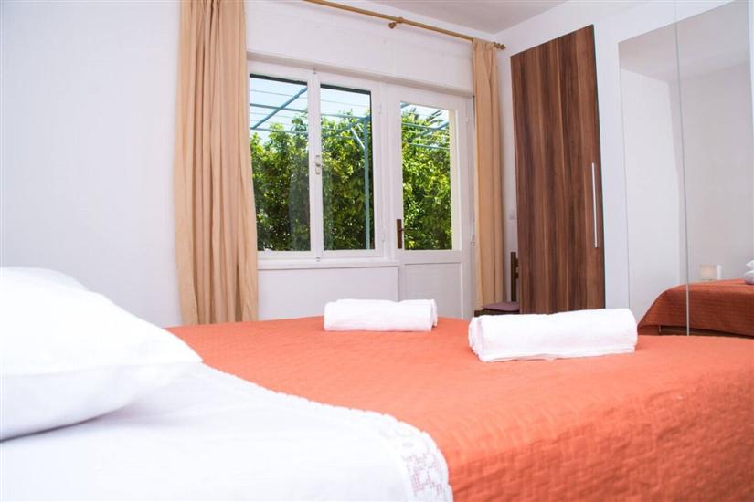 Apartment A1, for 6 persons