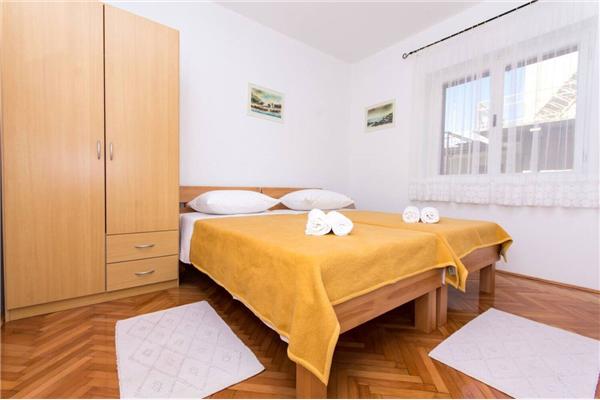 Apartment A1, for 6 persons
