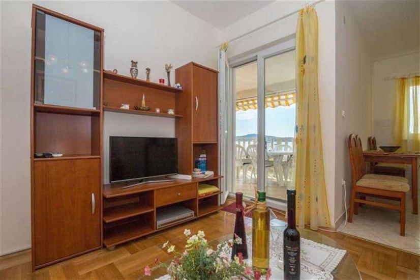Apartment A1, for 6 persons