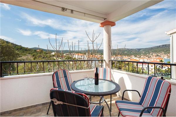 Apartment A1, for 5 persons