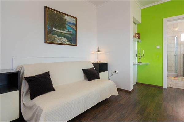 Apartment A1, for 5 persons