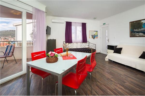 Apartment A1, for 5 persons