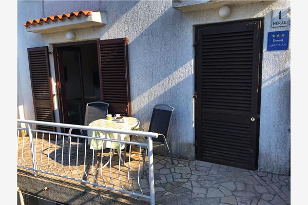 Apartment A1, for 3 persons