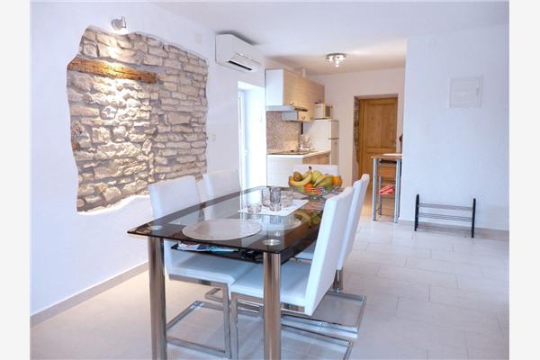 Apartment A1, for 5 persons