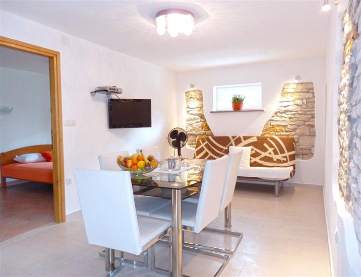 Apartment A1, for 5 persons