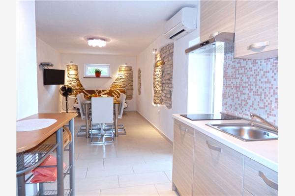 Apartment A1, for 5 persons