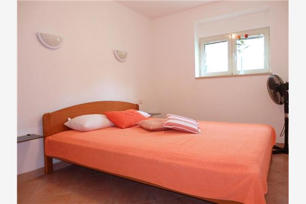 Apartment A1, for 5 persons