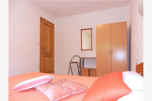 Apartment A1, for 5 persons