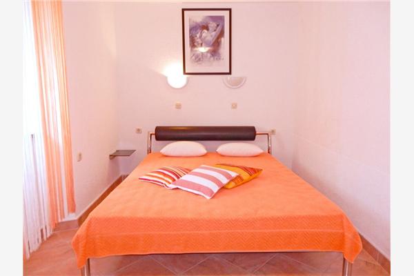 Apartment A1, for 5 persons
