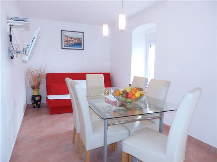 Apartment A2, for 5 persons