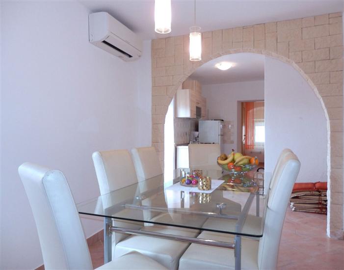 Apartment A2, for 5 persons