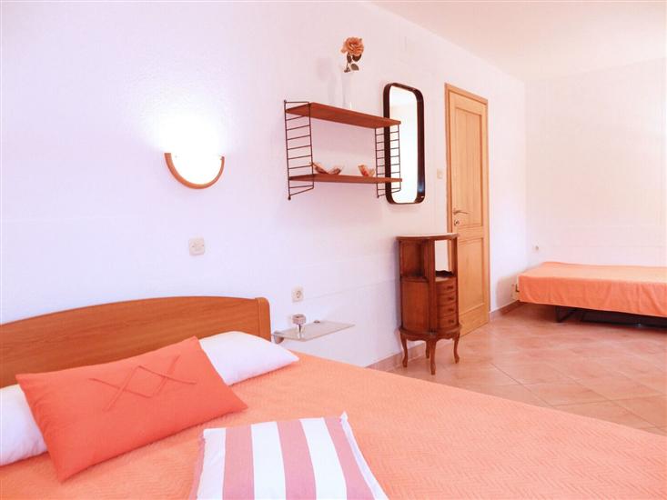 Apartment A2, for 5 persons