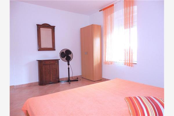 Apartment A2, for 5 persons