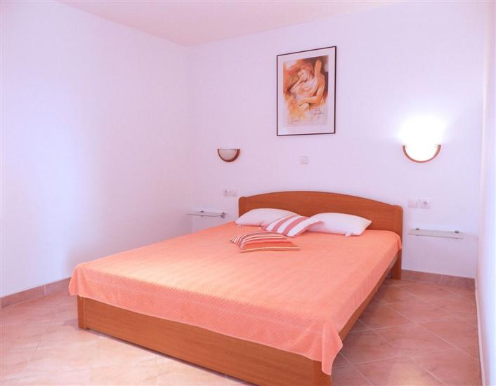 Apartment A2, for 5 persons