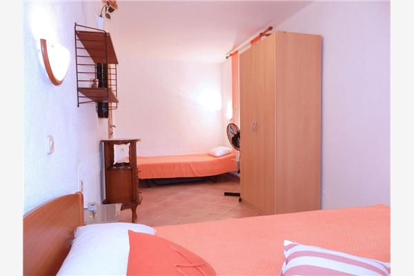 Apartment A2, for 5 persons