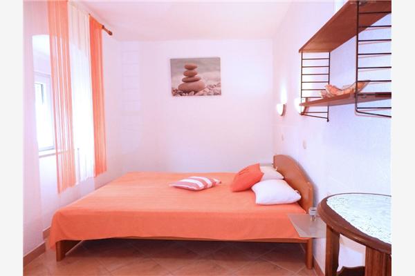 Apartment A2, for 5 persons