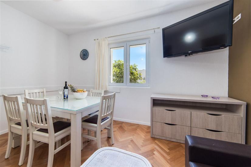 Apartment A1, for 5 persons