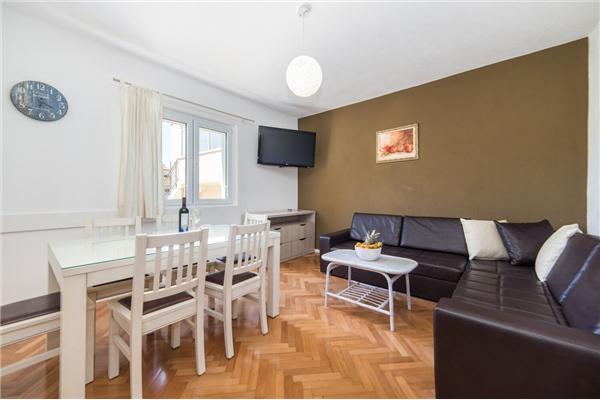 Apartment A1, for 5 persons