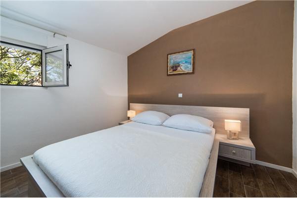 Apartment A1, for 5 persons