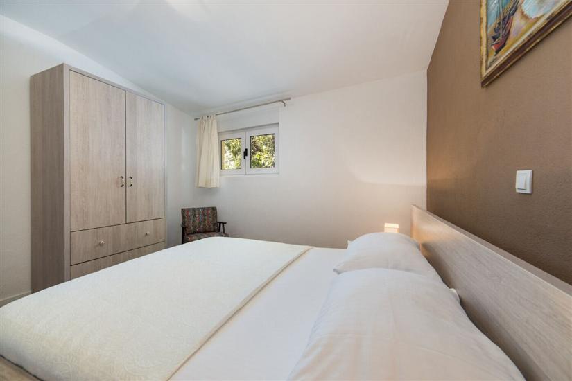 Apartment A1, for 5 persons