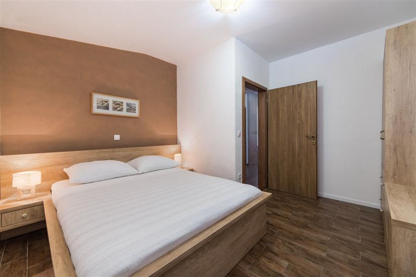 Apartment A1, for 5 persons