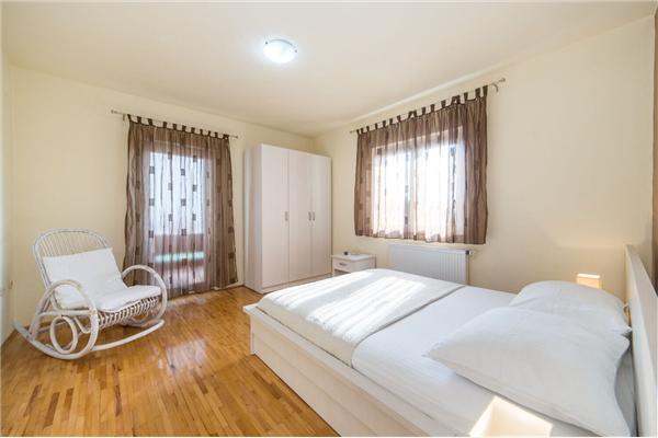 Apartment A2, for 5 persons