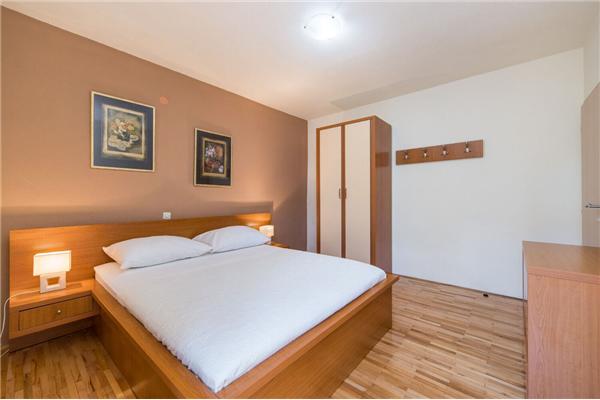 Apartment A2, for 5 persons