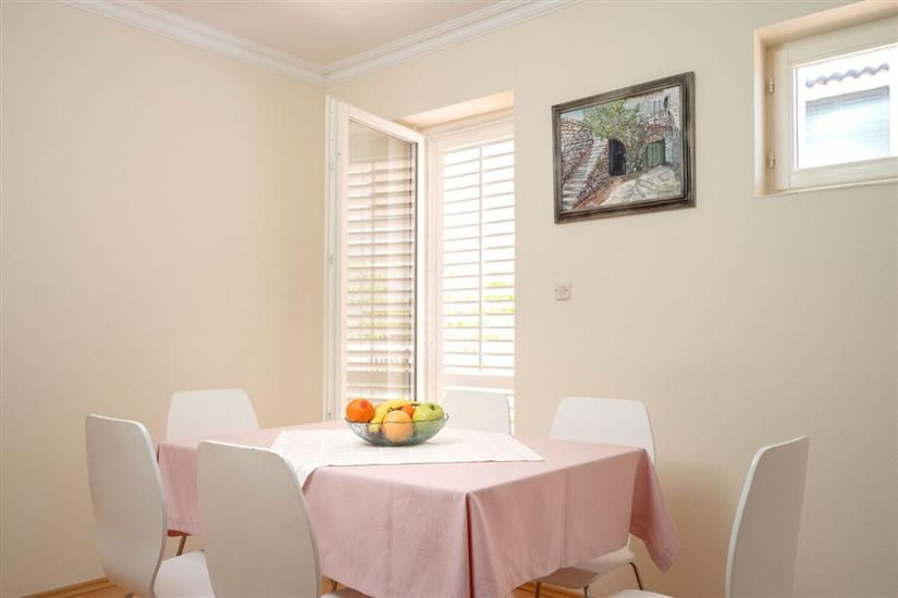 Apartment A5, for 4 persons