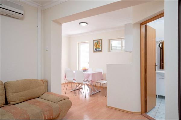 Apartment A7, for 4 persons