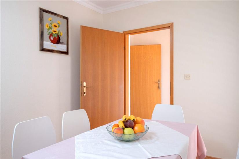 Apartment A7, for 4 persons