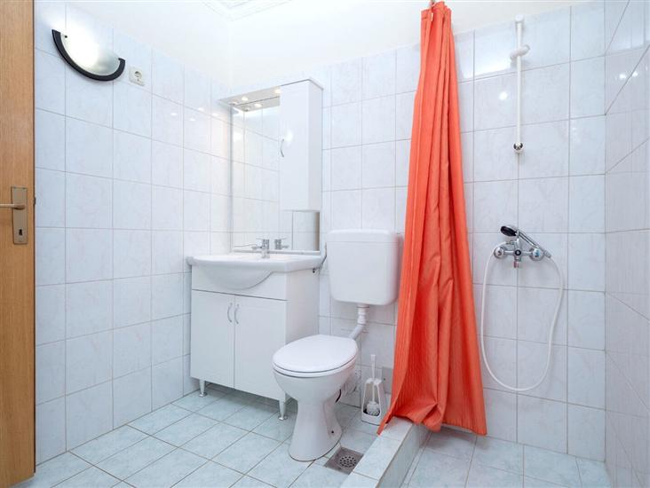 Apartment A7, for 4 persons