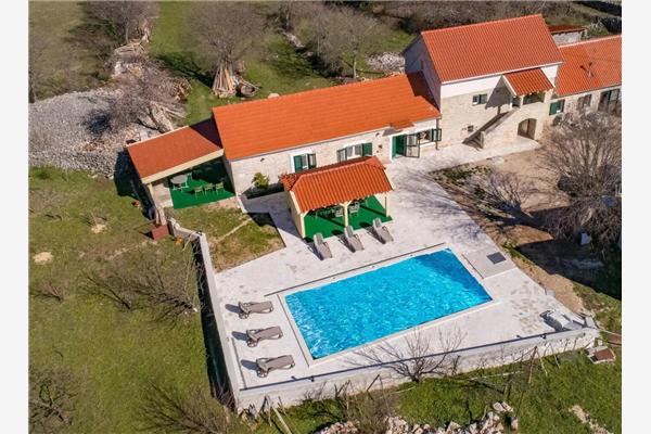 House K1, for 9 persons