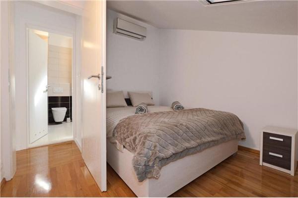 Apartment A1, for 6 persons