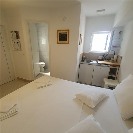 Room S1, for 2 persons