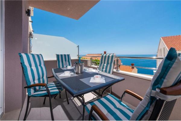 Apartment A4, for 5 persons