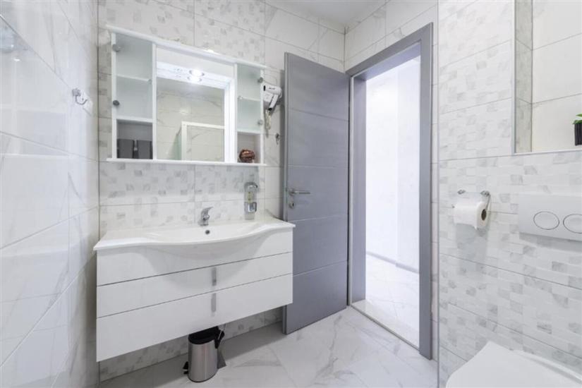 Apartment A4, for 5 persons