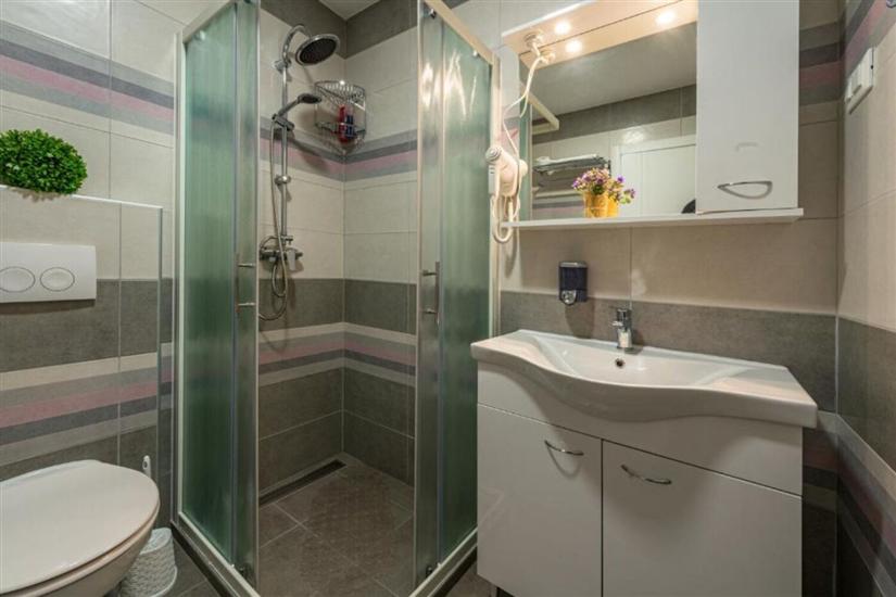 Apartment A2, for 3 persons