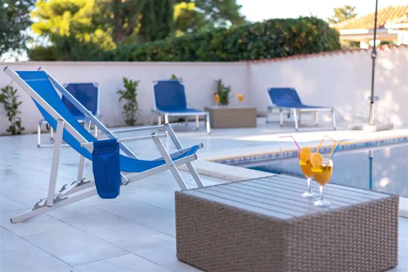 House K1, for 10 persons