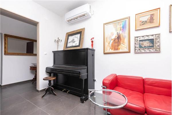 House K1, for 10 persons