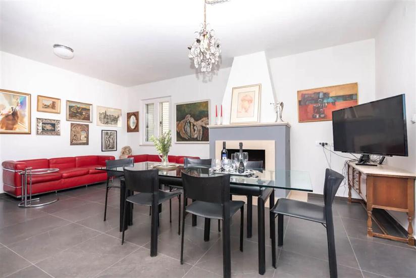 House K1, for 10 persons