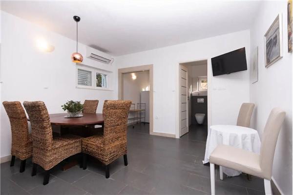 House K1, for 10 persons